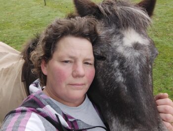 Eltern am Zügel -Sicher mit Kind und Pony unterwegs